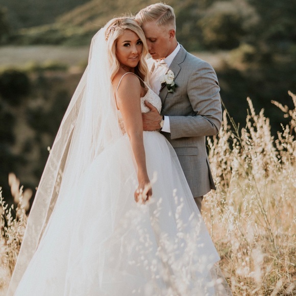 Long Soft Tulle Lt Ivory Wedding Veil - 180” Cathedral Length 15 feet extra long - Picture 7 of 10